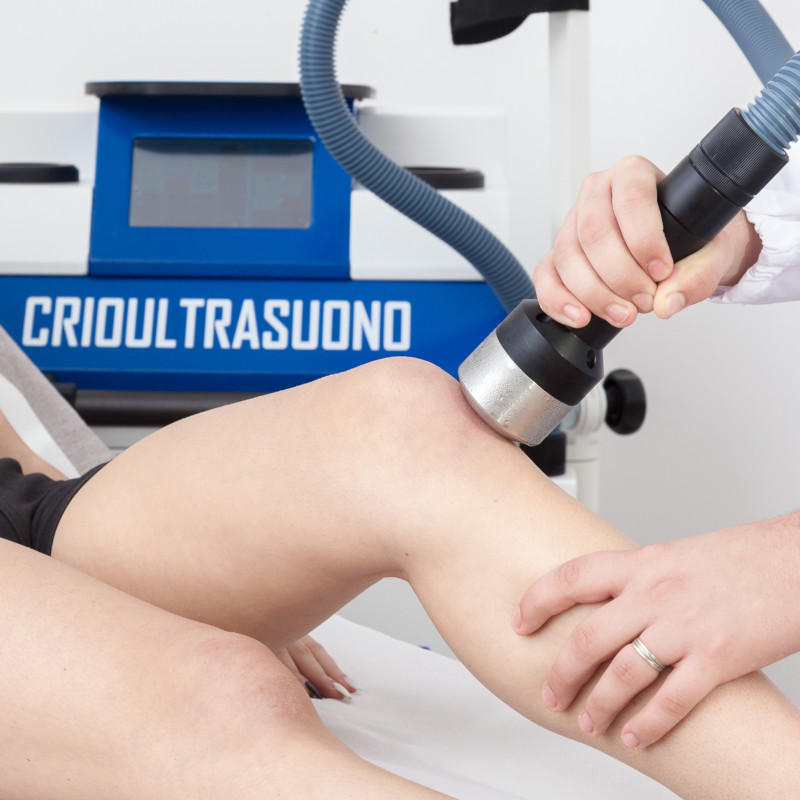 Utilizzo dei crioultrasuoni per la fisioterapia del ginocchio